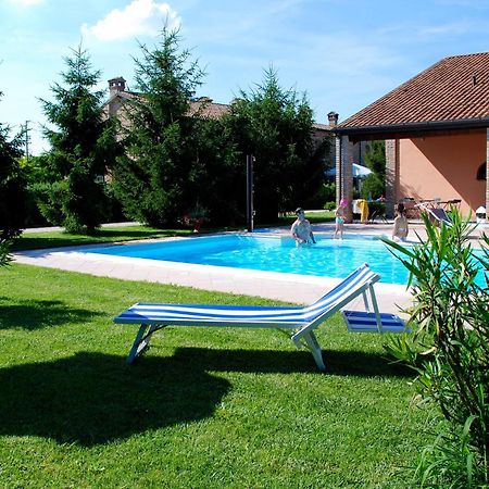 Agriturismo-R&B Corte Dei Gioghi Ferrara Exterior photo