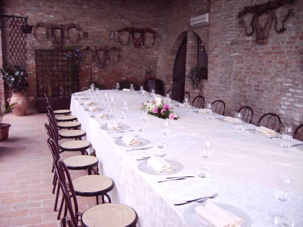 Agriturismo-R&B Corte Dei Gioghi Ferrara Exterior photo