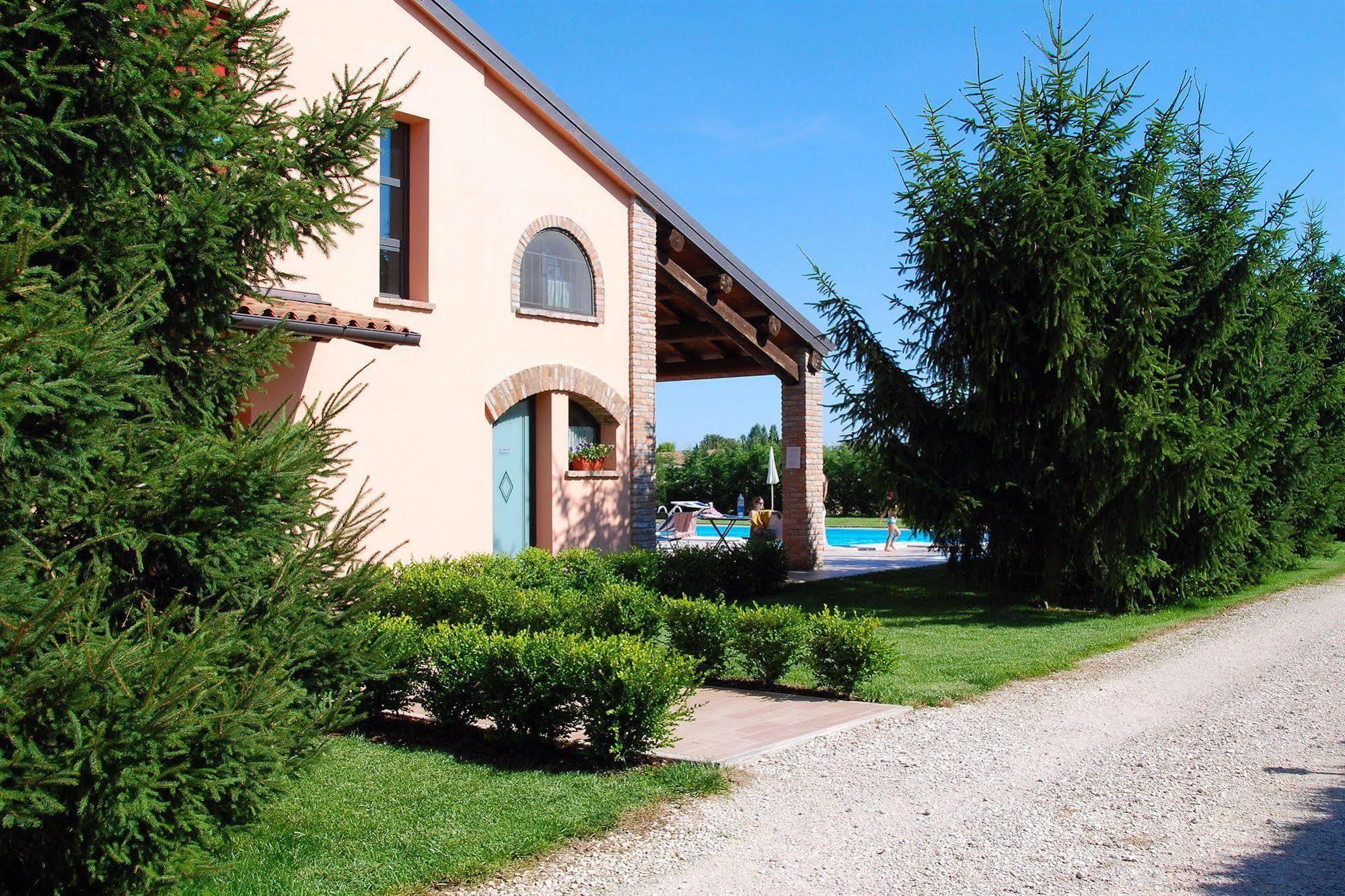 Agriturismo-R&B Corte Dei Gioghi Ferrara Exterior photo