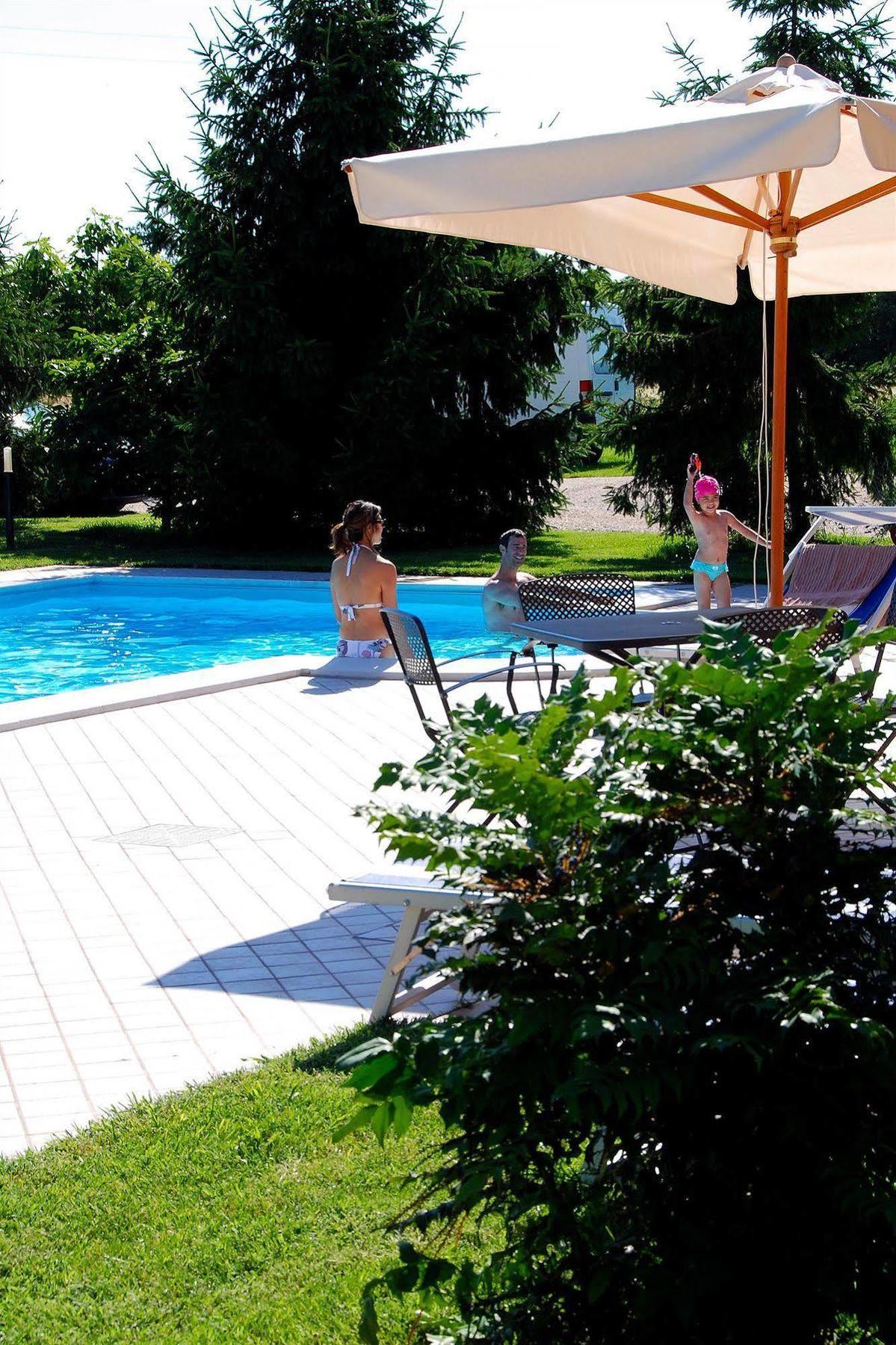 Agriturismo-R&B Corte Dei Gioghi Ferrara Exterior photo