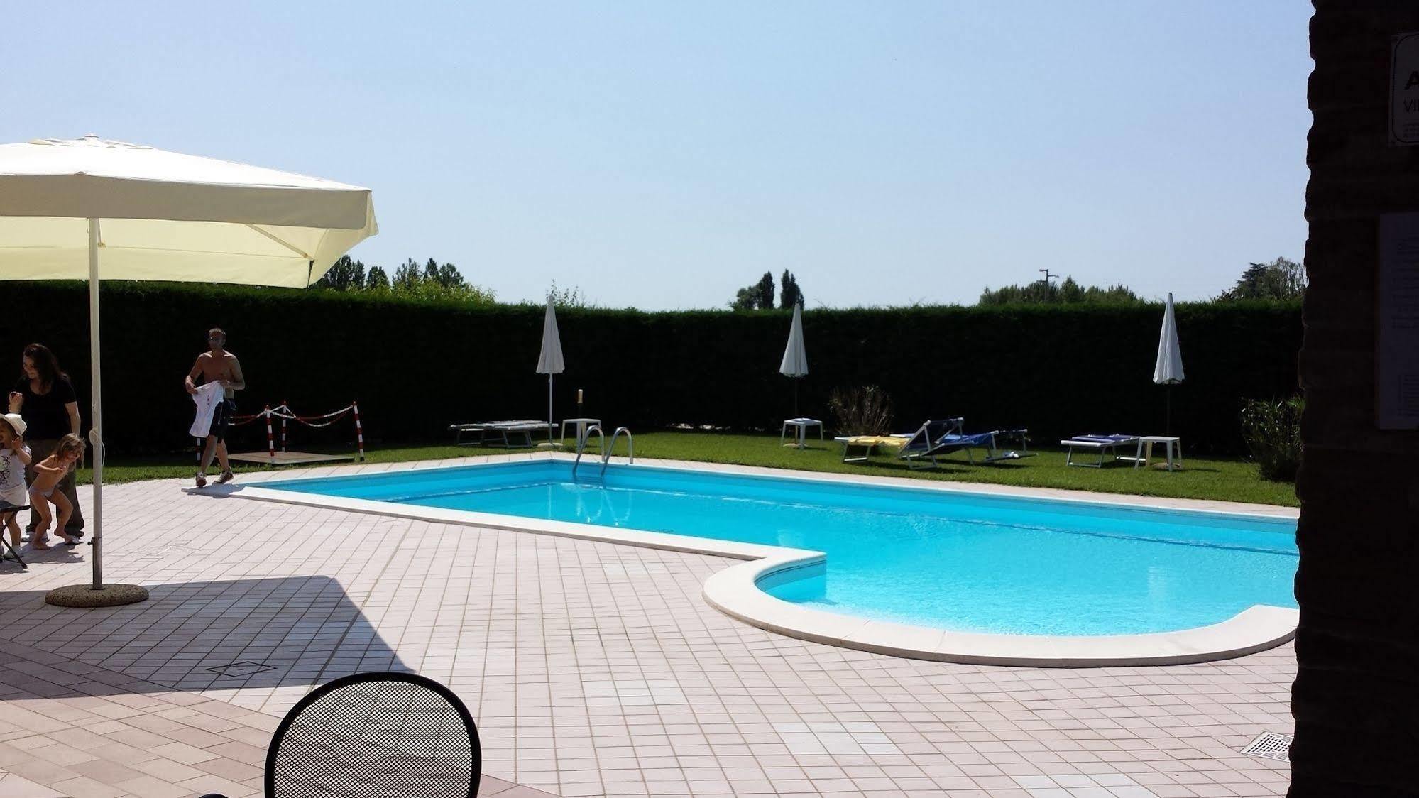 Agriturismo-R&B Corte Dei Gioghi Ferrara Exterior photo